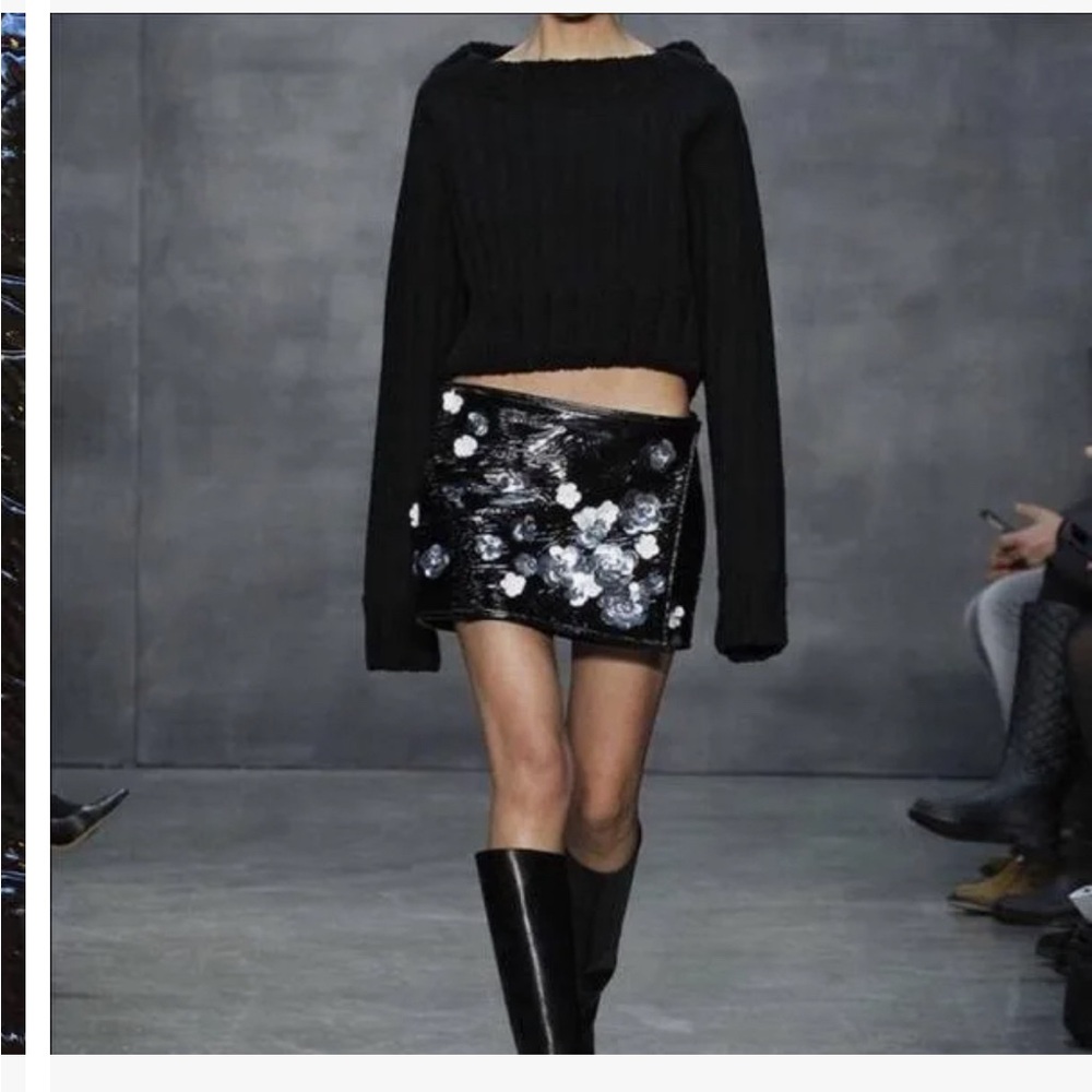 Vera wang patent skirt ! Size 8